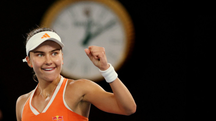 Srpkinja je teniska senzacija - Iva Jović upropastila protivnicu i plasirala su u četvrtfinale