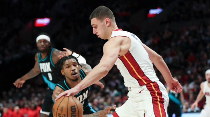 Nikola Jović eksplodirao: Srbin briljirao i razmontirao Nurkića (VIDEO)