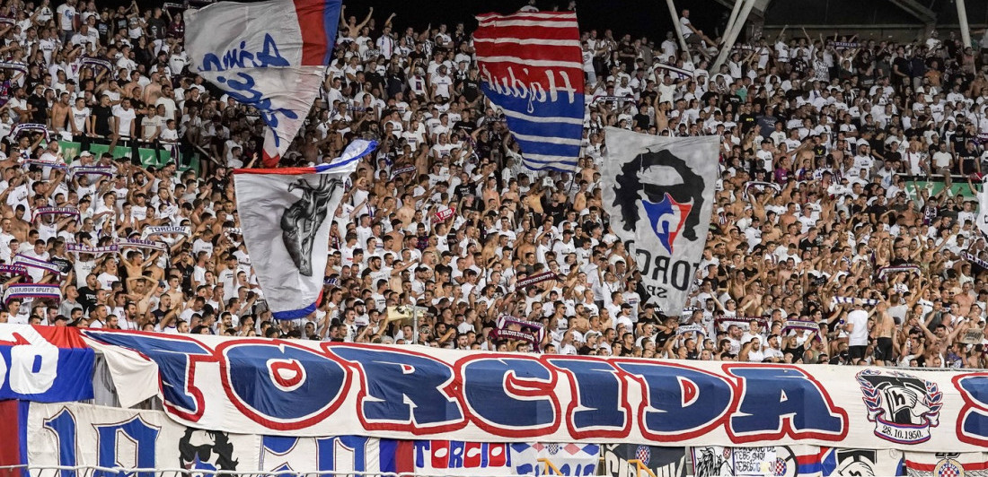 Dok je Hajduk gubio, "torcida" je pevala navijačima Zvezde - Nastavlja se haos posle tuče u Tuzli (VIDEO)