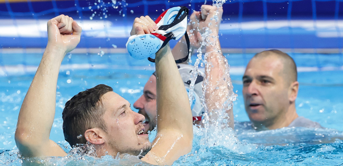 Ludnica u Areni: Veliko slavlje vaterpolista nakon zlata (VIDEO)