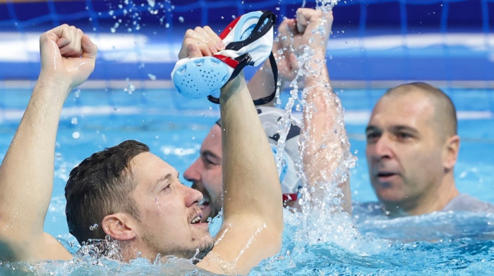 Ludnica u Areni: Veliko slavlje vaterpolista nakon zlata (VIDEO)