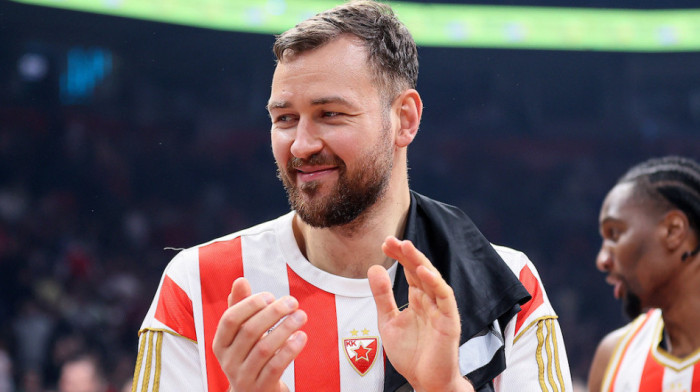 Zvezdin Litvanac kao da je Srbin: Pogledajte kao je Motiejunas navijao za "delfine"