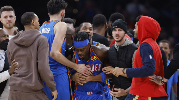 Haos na NBA utakmici: Umalo došlo do masovne tuče, jedva ih razdvojili (VIDEO)