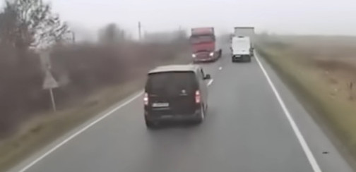 Stravično svedočenje preživelog navijača PAOK-a: Vozaču zablokirao volan zbog napredne tehnologije!? (VIDEO)