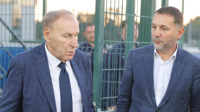 Čelnici FSS-a došli na meč Zvezde i Selte (VIDEO)