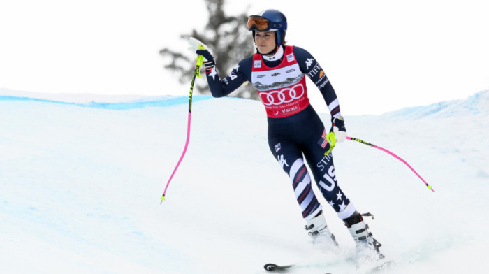 Uf, gadno! Prelepa skijašica doživela pad pred Olimpijske igre, takmičenje prekinuto (VIDEO)