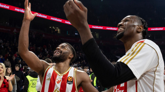 Ne mogu da prestanem da se smejem... Batler blista: Uživam, najbolja atmosfera na svetu!