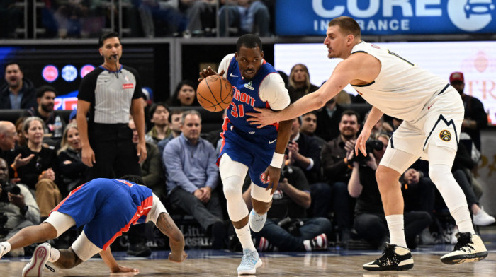 Jokića ponižavaju u Americi: Sudije ga opet masakrirale, trener kipti od besa