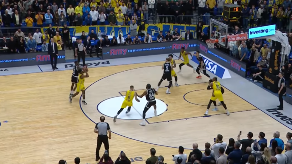 Partizan oštećen protiv Makabija? Bura na mrežama, morate ovo da vidite (VIDEO)