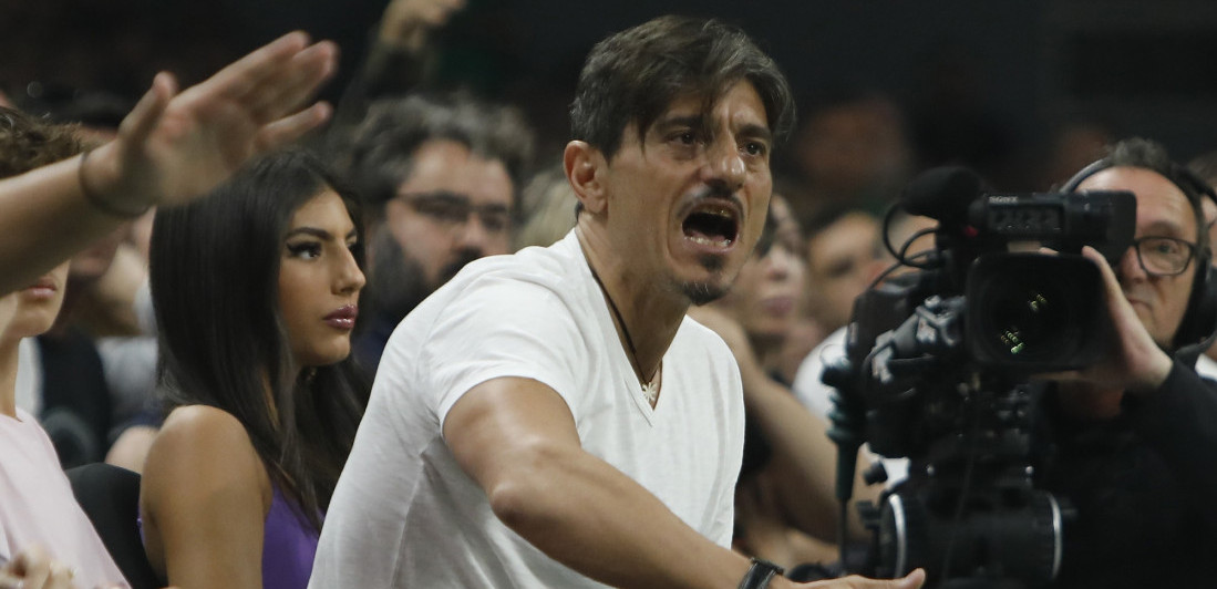 Kuva u Atini! Janakopulos žestoko udario po treneru Olimpijakosa: Nijedan patuljak nema pravo...