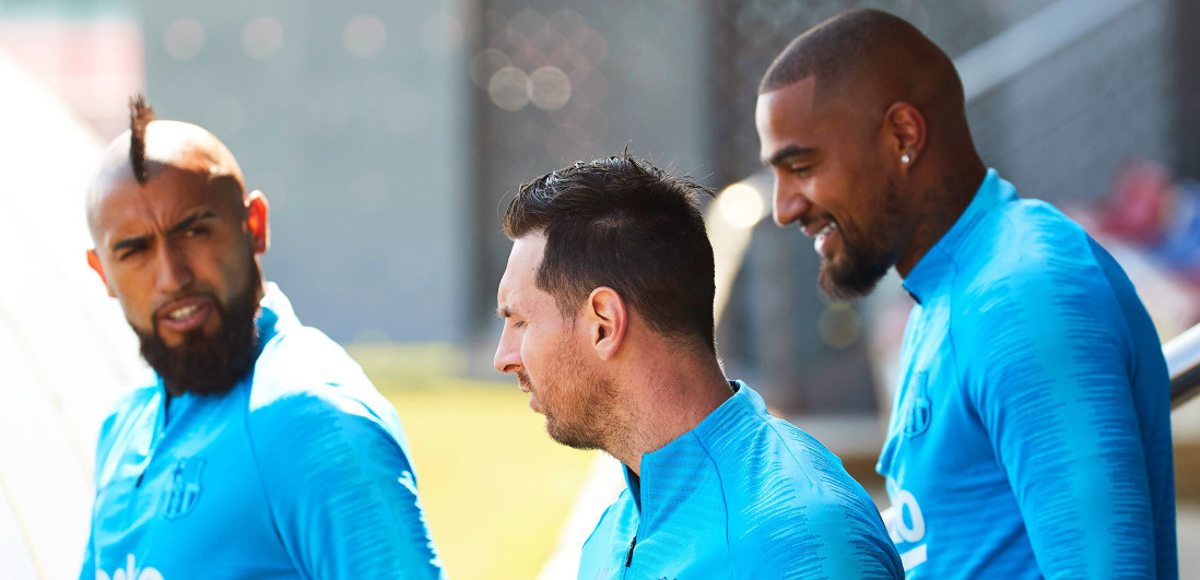 Boateng podigao veliku prašinu: Morao sam da lažem da bi me Mesi voleo...