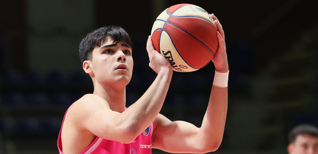 Geni su čudo, ali ovo je šou: Sin Saše Danilovića zaplesao protiv Olimpijakosa, oglasila se i Olga (VIDEO)