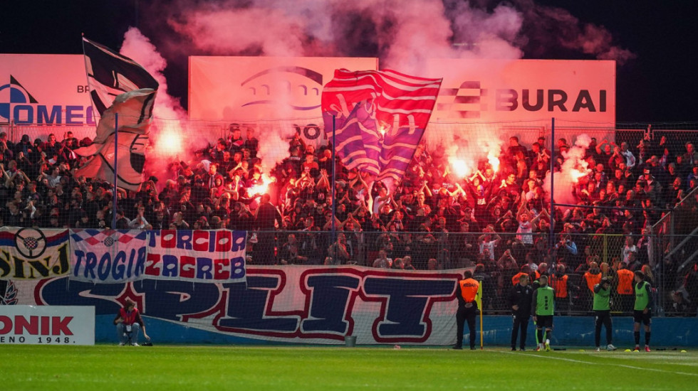 Užasne scene u Splitu: Navijači Hajduka skandirali "Ubij Srbina" i "Za dom spremni"