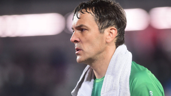 Au, kakva greška Stojkovića: Bivši golman Srbije poklonio OFK Beogradu gol (VIDEO)