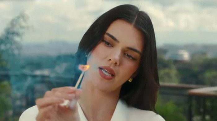 Kardašijan kletva: Kendal uništila svakog dečka, sad i Petriotse (FOTO)