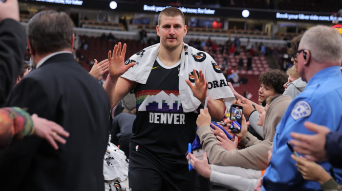 Kakav gest Nikole Jokića: Srpski centar raspametio decu (VIDEO)