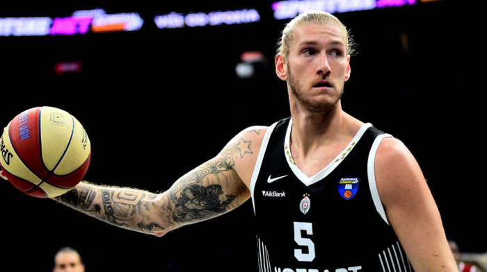 Misterija u Humskoj: Dilan Osetkovski neće biti deo Partizana do daljnjeg