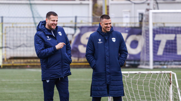 Žurka u Pazaru: Lalatović debitovao pobedom, pa slavio sa navijačima (VIDEO)