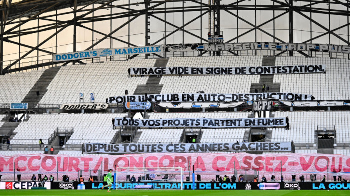 Haos na "Velodromu"! Besni navijači Marseja hteli da upadnu u ložu (VIDEO)