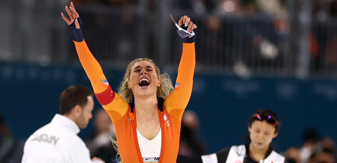 Evo zašto Holanđanka pokazuje brus! Ima debeo razlog za "topljenje leda"!