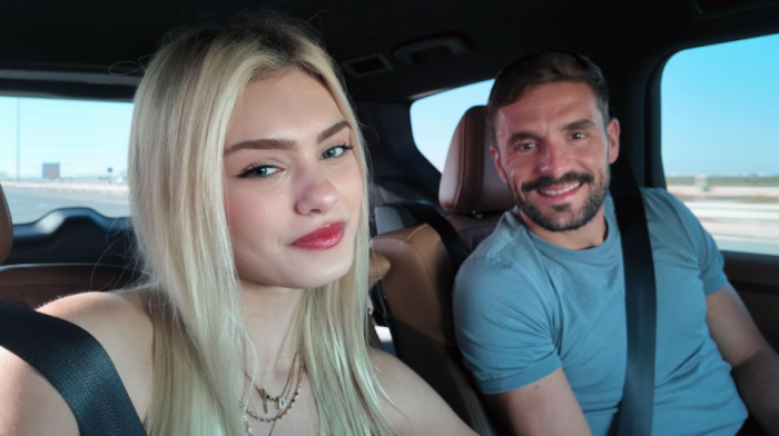 Tadić uhvaćen sa atraktivnom novinarkom: Snimak iz auta napravio haos, gori internet (FOTO/VIDEO)