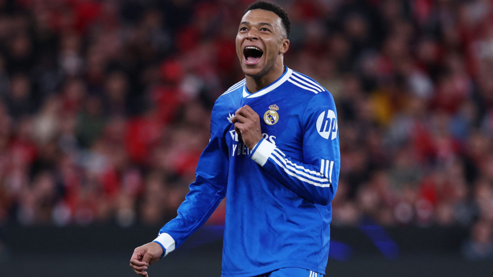 Ti si je*eni rasista... Kilijan Mbape grmeo na fudbalera Benfike