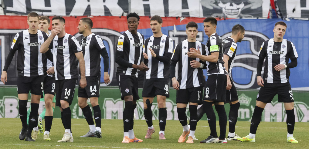 Tenzije u Partizanu pred derbi: Najiskusniji igrači očitali bukvicu strancu, ni mlađi nisu bili pošteđeni?