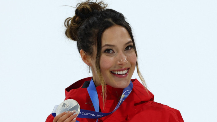 Lepotica za srce ujela Amerikance, pa začepila usta novinaru posle sramne provokacije