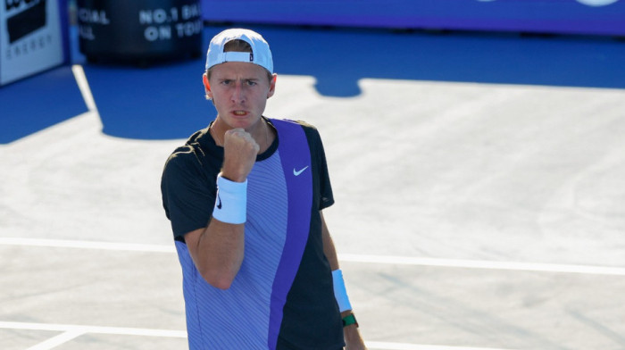 Imao si se*s sa njim... Voditeljka frapirala Amerikanca, on "dolio ulje na vatru" (VIDEO)