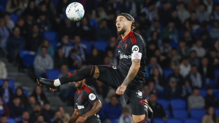 Zvezda u problemu: Nemanja Gudelj dobio novu ponudu, crveno-beli na čekanju