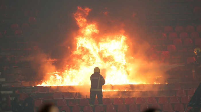 FSS žestoko kaznio večite zbog haosa na derbiju - Zvezda plaća skoro 2.000.000, Partizan suspendovan