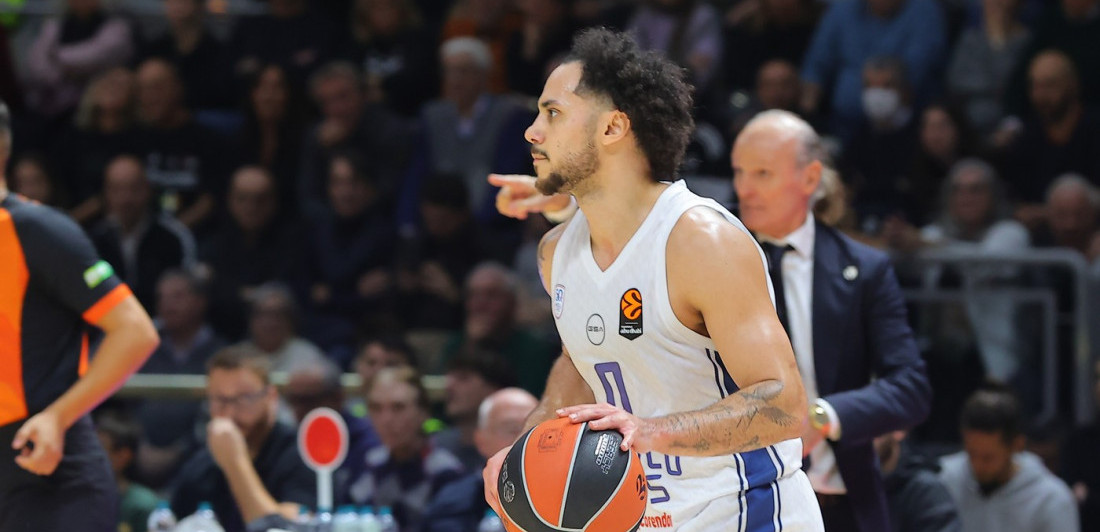 Bura u Efesu pred Zvezdu - Larkin bez dlake na jeziku opleo po novinaru i Kutlaju posle prozivki