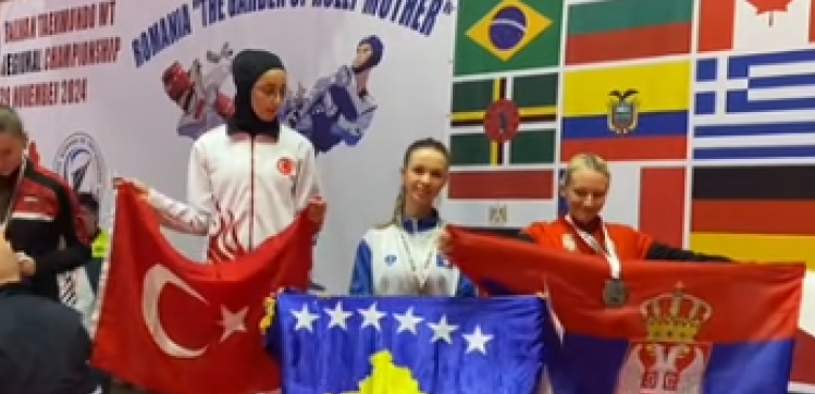 Bruka, dokle više? Takmičarka lažne države napravila skandal, pokušala da prekrije zastavu Srbije