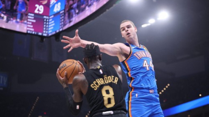 Auuuu, Topić će ovo želeti što pre da zaboravi: Srbin završio na parketu posle brutalne blokade (VIDEO)