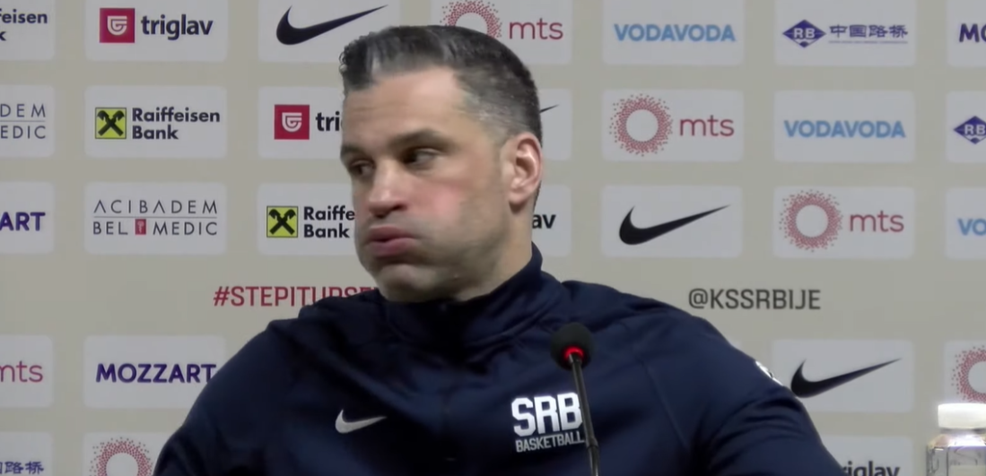 Alimpijevićeve reakcije na pitanja o suđenju govore više od hiljadu reči: I za manje stvari sam bio izbačen...