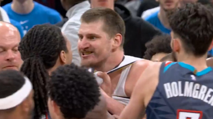 Legende stale uz Jokića: Kada te neko ovako kvarno udari... Reagovao je na pravi način