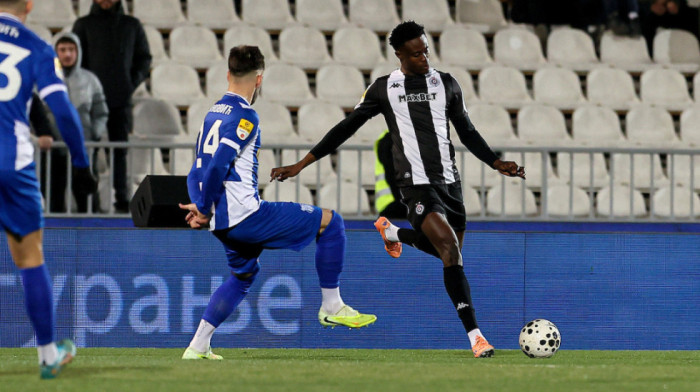 Haos u Humskoj, sprema se velika seča posle poraza od OFK Beograda? Navijači teraju igrače iz kluba (FOTO)