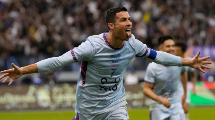 Šok obrt: Avion jeste odleteo, ali bez Ronalda! Portugalac odradio trening u Rijadu (FOTO)