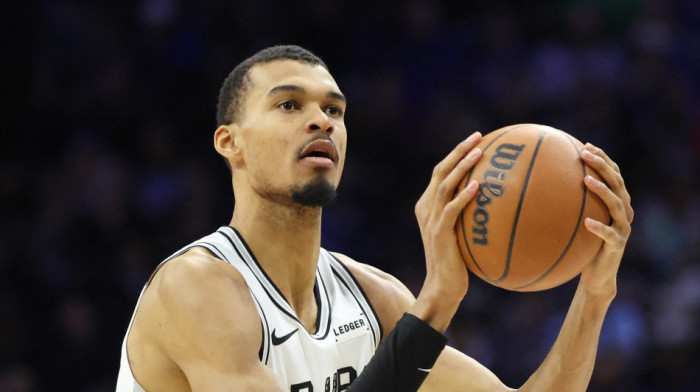 Debakl Filadelfije, San Antonio Sparsi pregazili Seventisikserse (VIDEO)