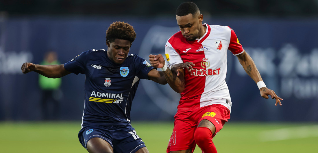 Brz je kao munja! Fudbaler Železničara sprintom stao uz rame zvezdama Premijer lige (VIDEO)