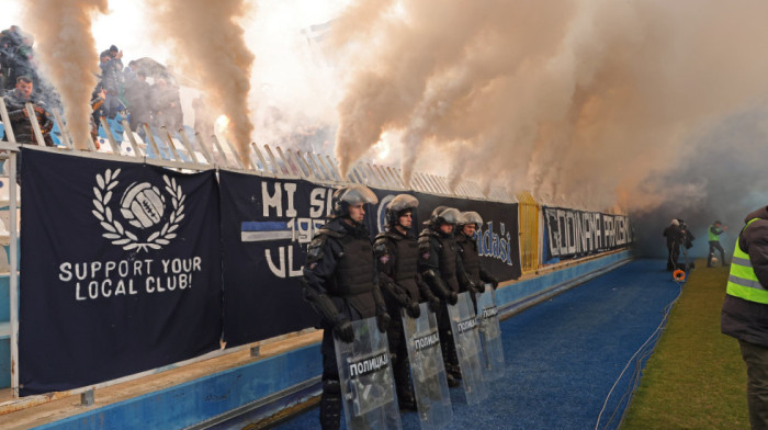 Tribine eksplodirale: Navijači Novog Pazara krenuli jedni na druge tokom utakmice sa Zvezdom