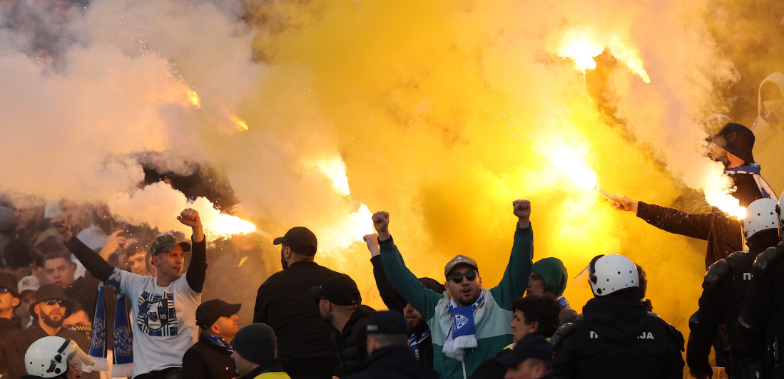 (VIDEO) Žestoka tuča u Novom Pazaru! Sulude scene, pobiše se ispred policije
