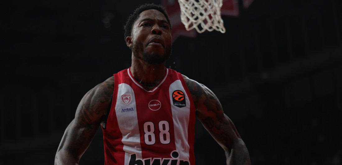 Tajrik Džons izazvao haos u Atini: "Da li njegova mama zna ko je Slukas?!" (VIDEO)