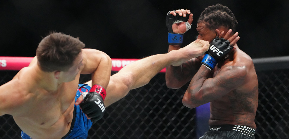 Auuu, strašan nokaut: Surovim udarcem ga poslao na patos (VIDEO)