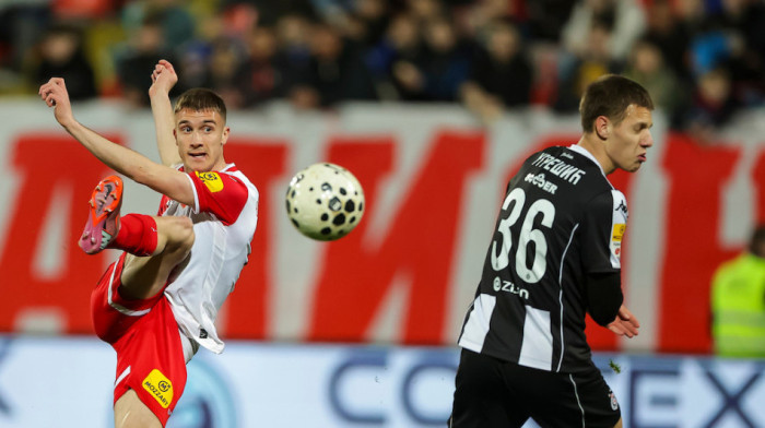 Navijači Partizana bljuju vatru posle debakla: Sramota, vrede za kiflu, katastrofa...