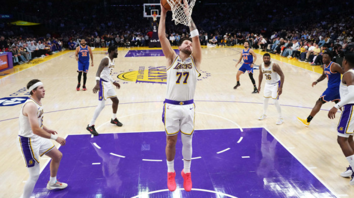 Maestralni Luka Dončić ponizio Nikse (VIDEO)