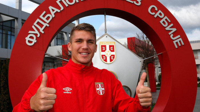 Bivšeg reprezentativca Srbije napalo sedam igrača: Među njima bio i saigrač (VIDEO)