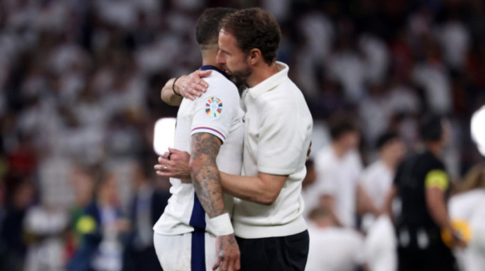 Kraj! Engleska ostala bez stuba odbrane: Svaki huk sa tribina davao je snagu...