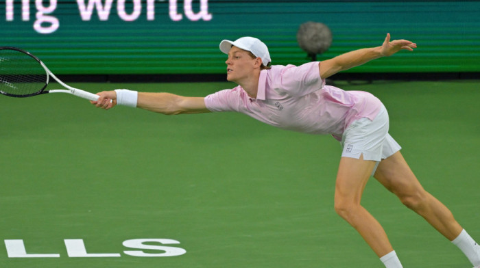 Napad na Sinera usred meča: Jedva izvukao živu glavu, internet gori zbog ovoga (VIDEO)