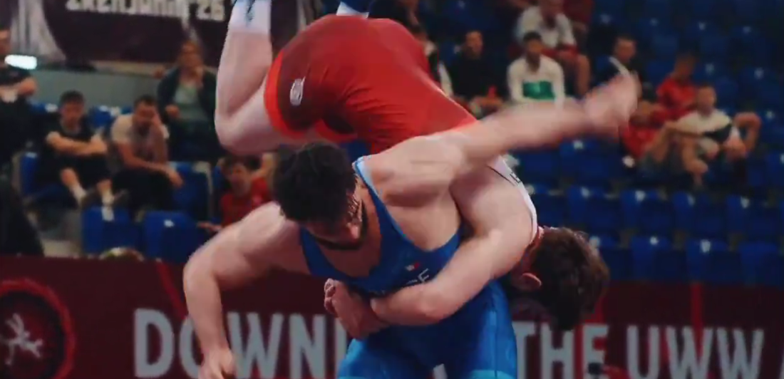 Spektakl u Zrenjaninu: Rus izveo "leteću vevericu", šokirao publiku i okrenuo meč (VIDEO)